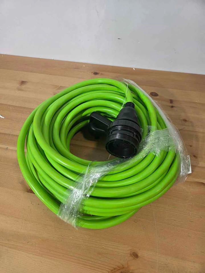 GEARit 75FT RV Power Extension Cord - photo 4