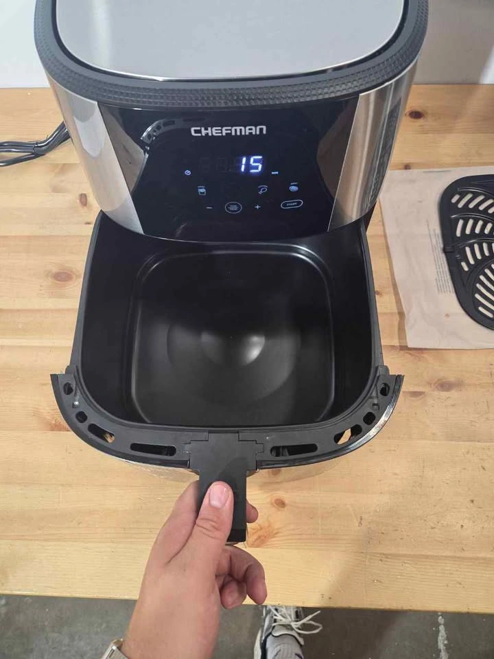 Chefman 8 Quart Air Fryer XL - photo 4
