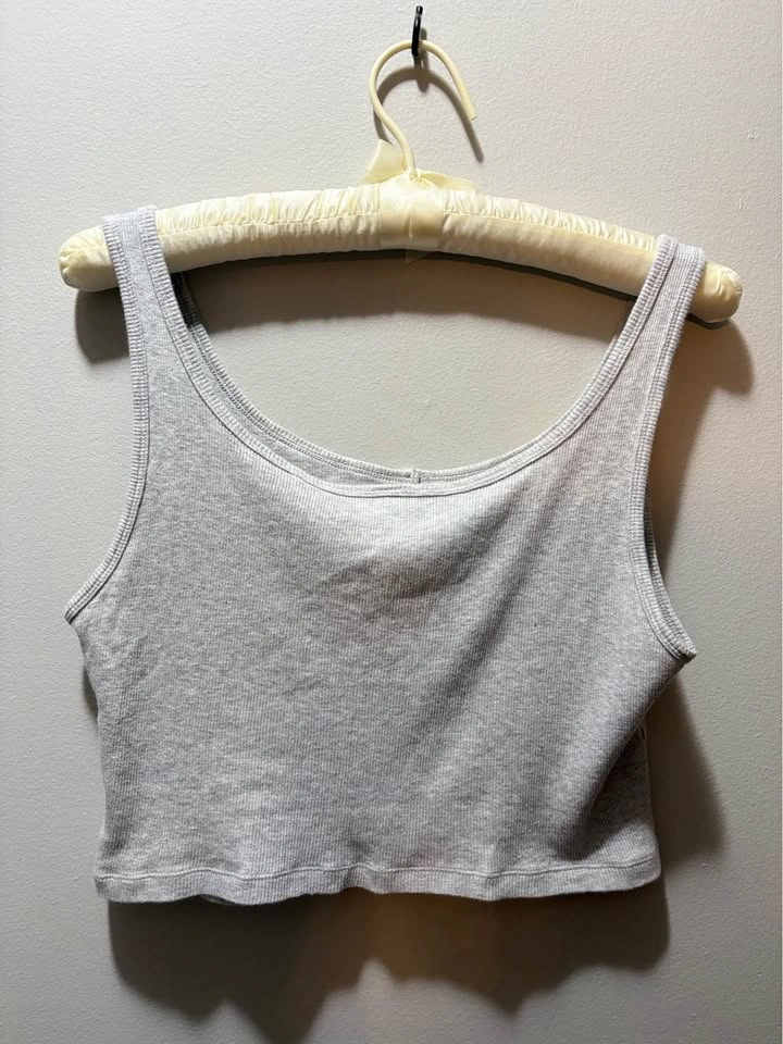 Uniqlo Cropped Tanks - photo 2