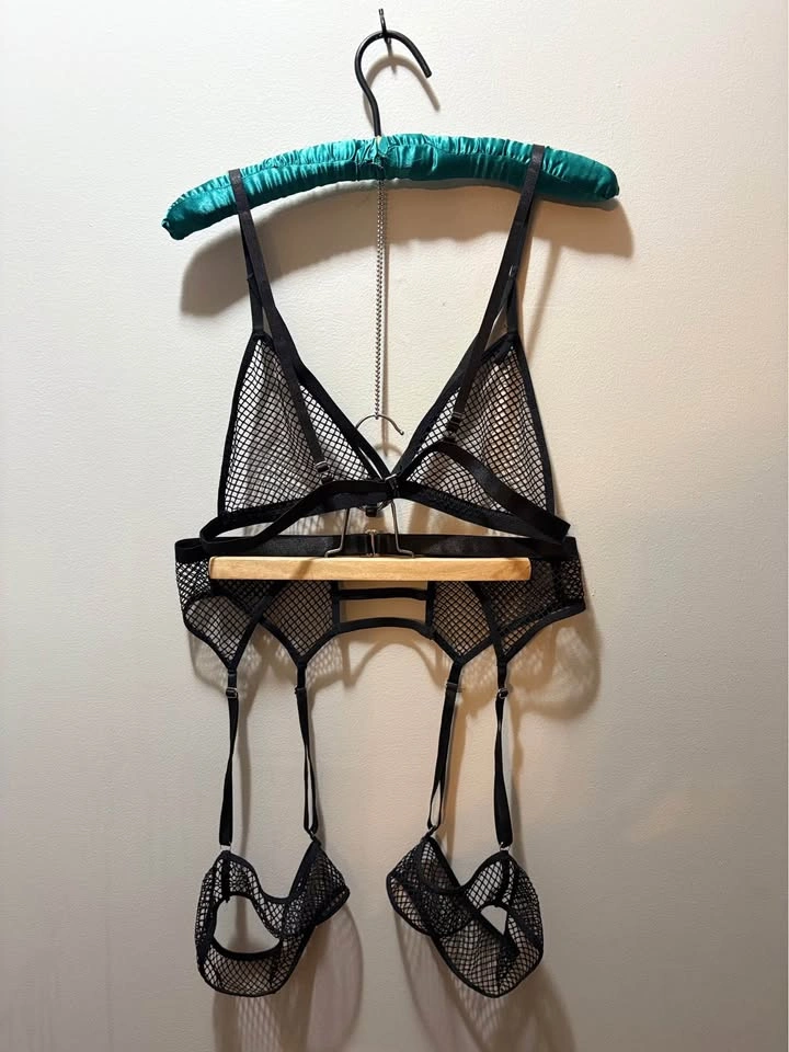 Black Fishnet Lingerie - photo 2