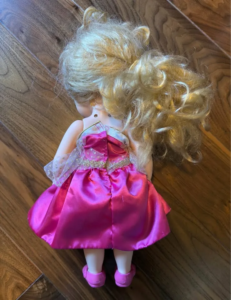 Rare Aurora (Sleeping Beauty) Doll image indicator(2)