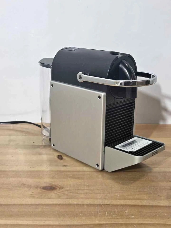 De'Longhi Nespresso Pixie Espresso Coffee Machine Silver