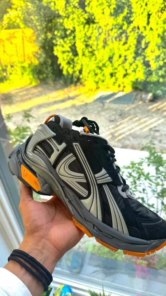 2 AUTHENTIC BALENCIAGA’S FOR SALE - photo 2