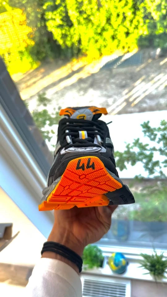 2 AUTHENTIC BALENCIAGA’S FOR SALE - photo 3