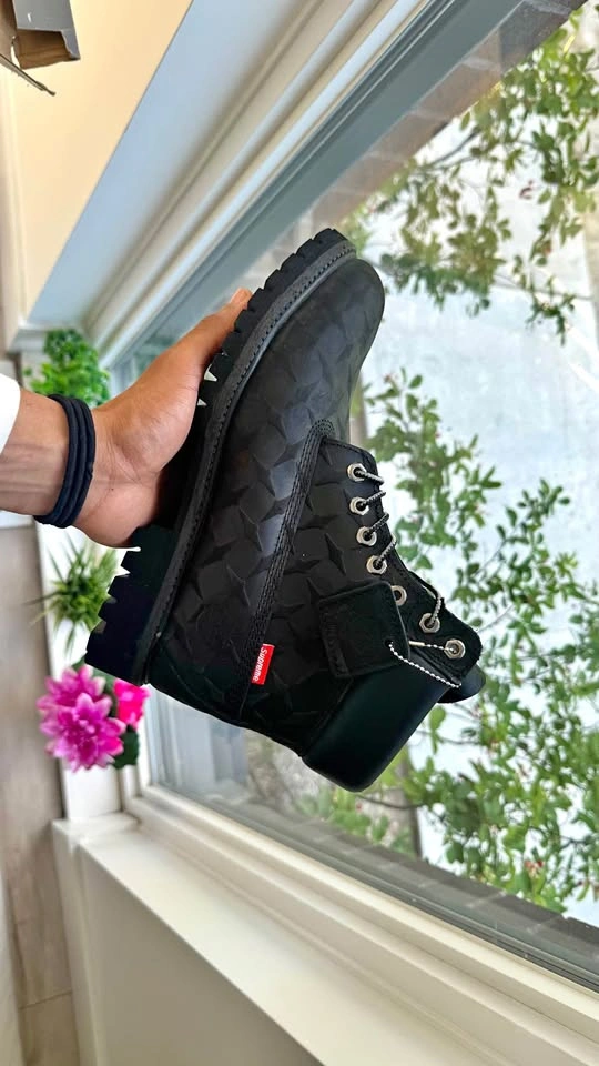 AUTHENTIC SUPREME x TIMBERLAND 6-Inch Premium Waterproof Boot