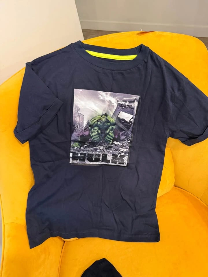 T shirts, zip-up hoodie and pants size 8-10 boys - photo 4
