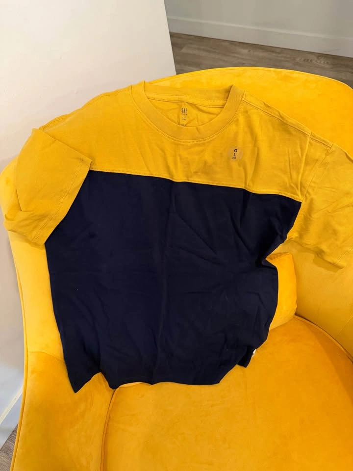 T shirts, zip-up hoodie and pants size 8-10 boys - photo 5
