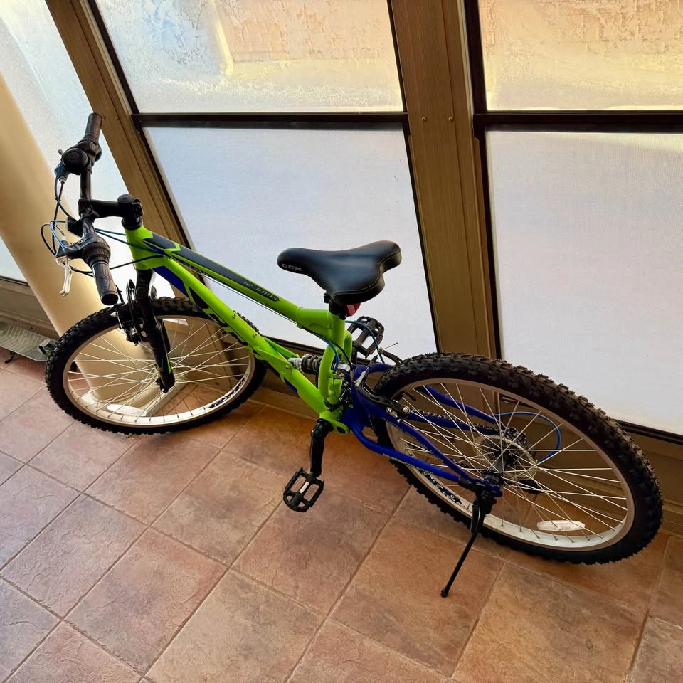 CCM Mountain Bike 24” 21 speed + FREE helmet & bell - photo 4