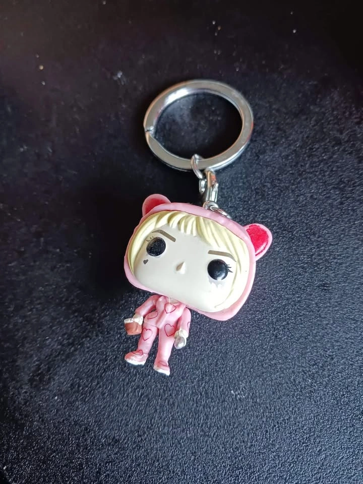 Harley Quinn Keychain and Cowboy Bepop drinkware Collectable - photo 3