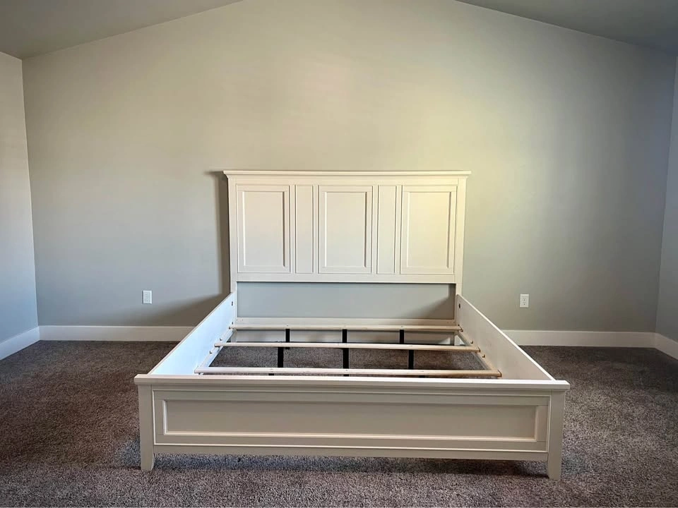 KING BED FRAME – SOLID WOOD, EXCELLENT CONDITION - photo 2