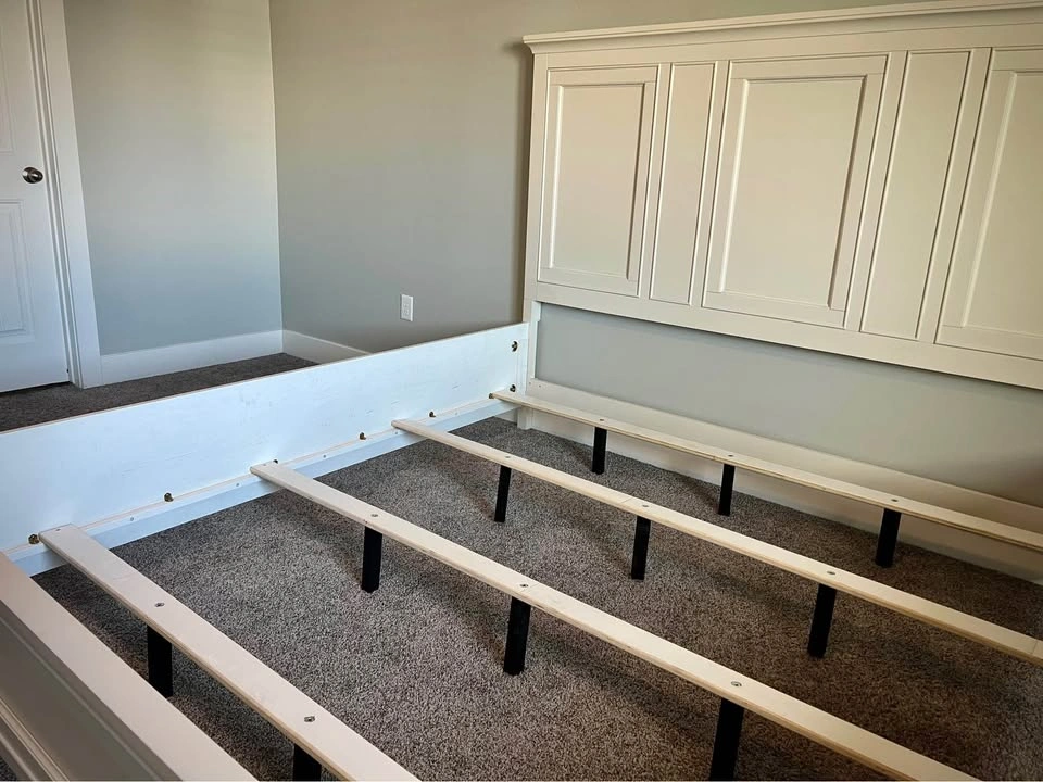 KING BED FRAME – SOLID WOOD, EXCELLENT CONDITION - photo 5