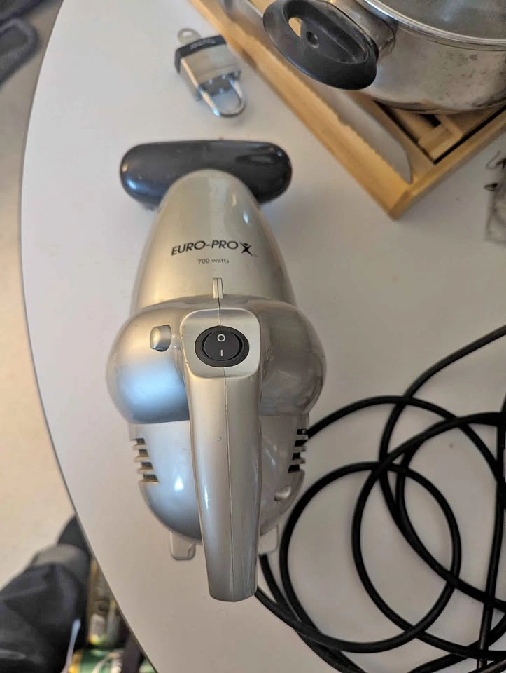 Euro-Pro Shark 700 Watts Handheld Vacuum - corded