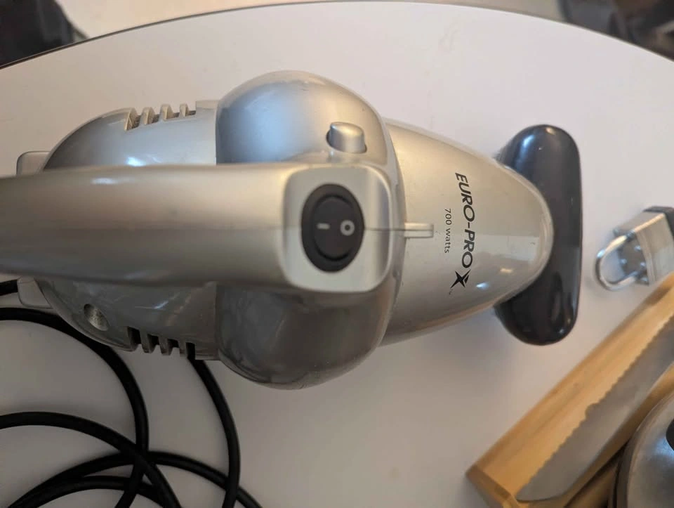 Euro-Pro Shark 700 Watts Handheld Vacuum - corded - photo 3
