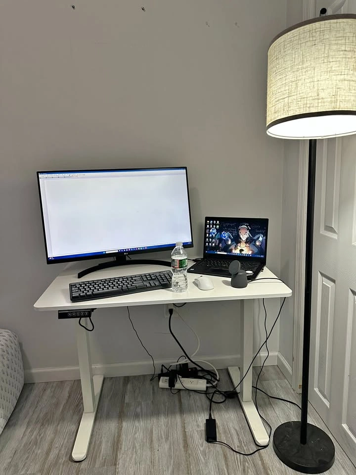 LG 32" QHD Monitor – Excellent Condition