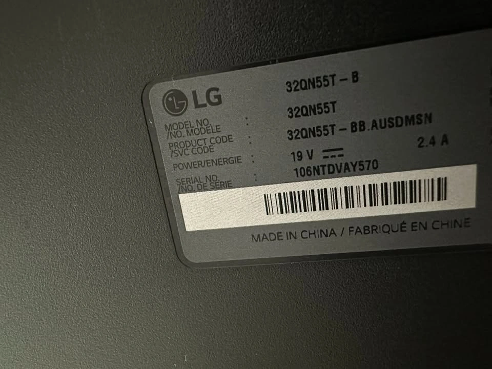 LG 32" QHD Monitor – Excellent Condition - photo 4