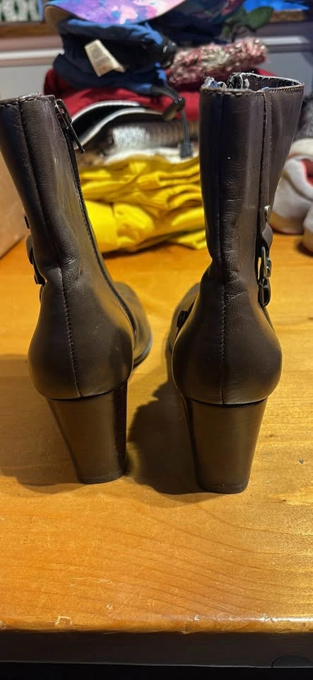 Leather ankle boots/ kitten heel boots - photo 2