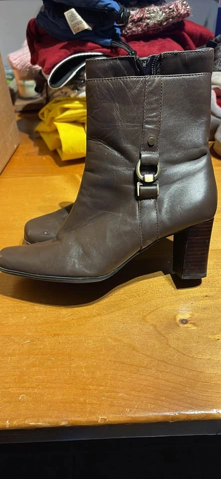 Leather ankle boots/ kitten heel boots - photo 3
