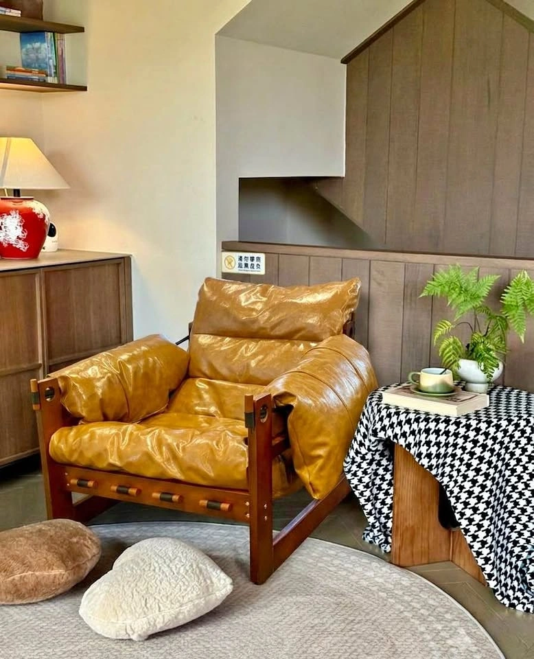 Vintage-Style MCM Lounge Chair | Caramel Tone 🤎
