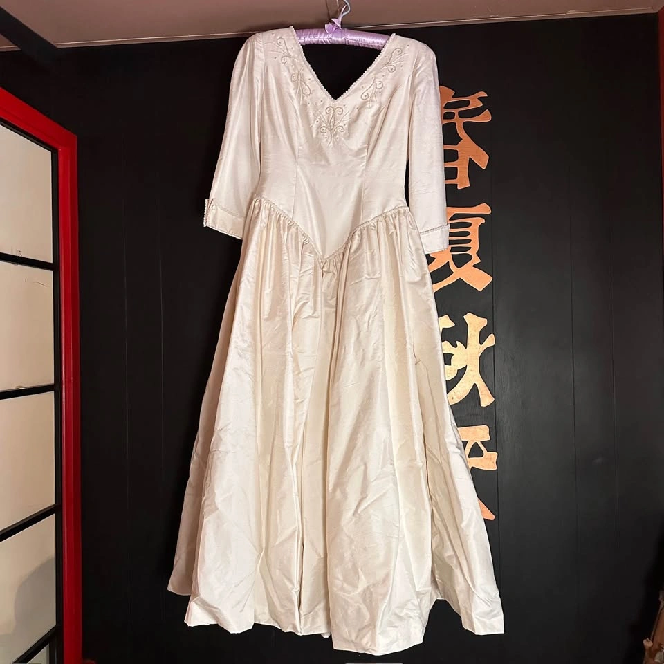 VINTAGE Minna Haute Couture Silk Shantung Wedding Dress - photo 2