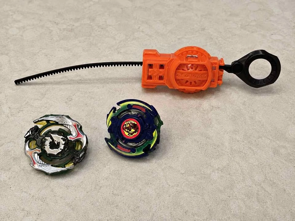 Beyblade Burst 2 Tops & Launcher Lot