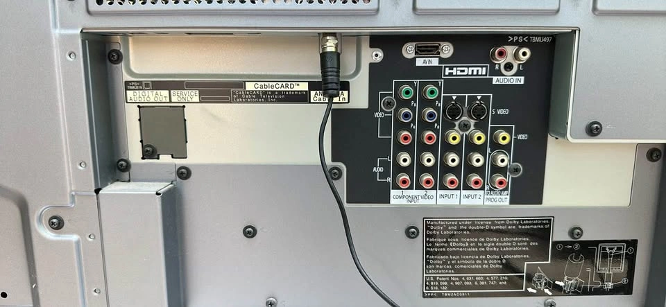 TV Panasonic 37 inches with remote control and pedestal - photo 3