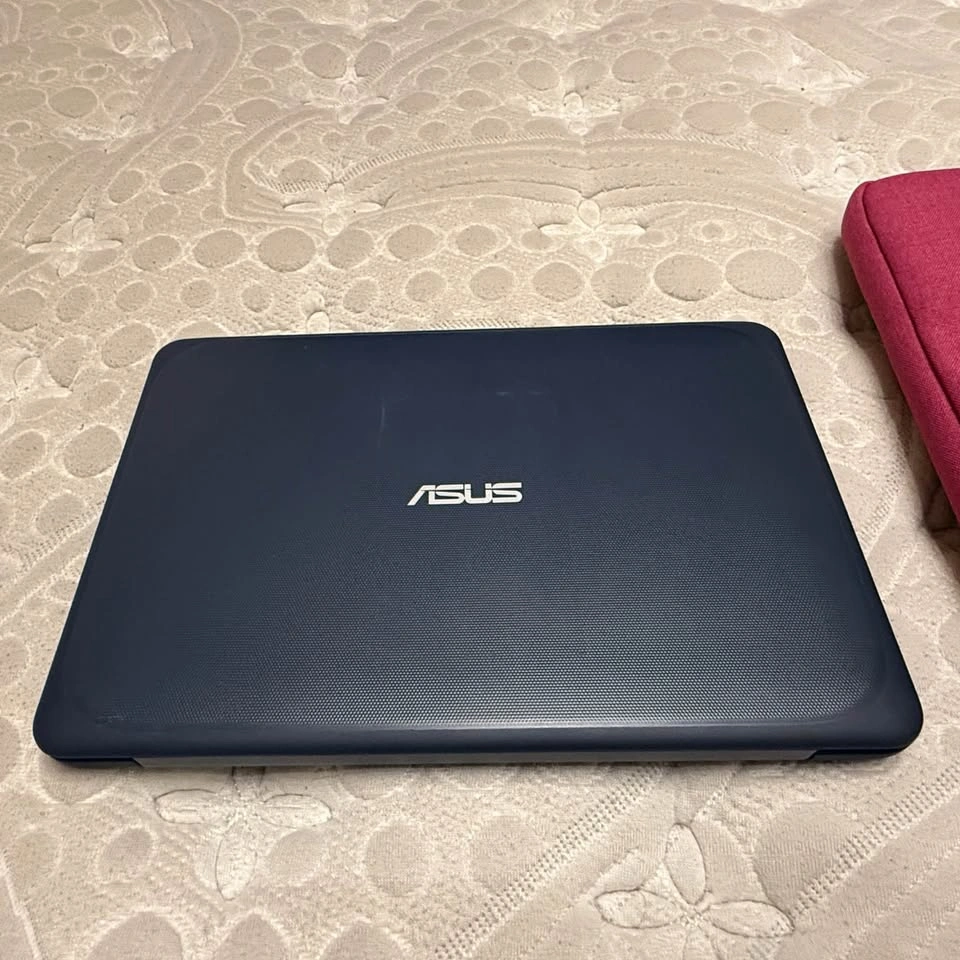 ASUS Notebook PC W202N, Brand new condition + FREE case - photo 2