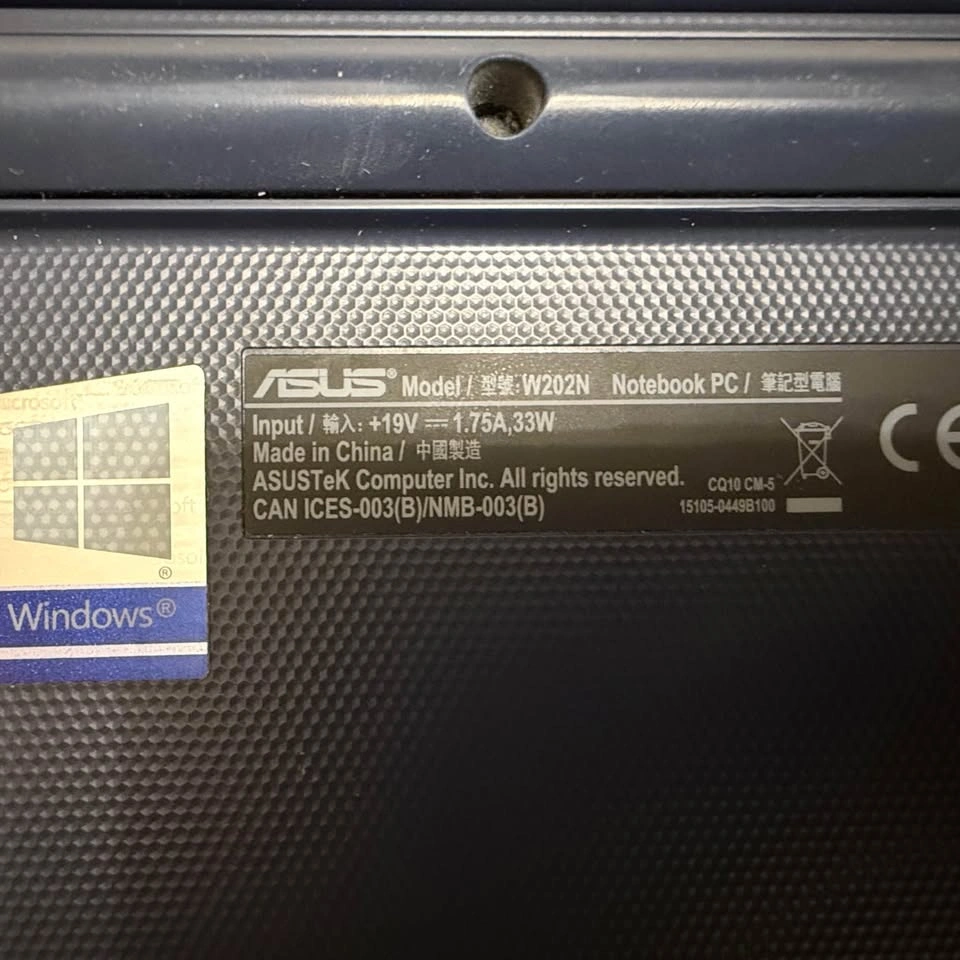 ASUS Notebook PC W202N, Brand new condition + FREE case - photo 3