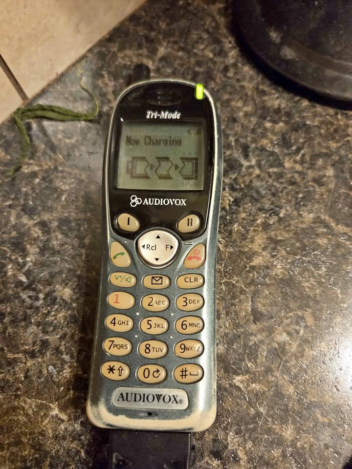 Audiovox cellphone CDM 9000