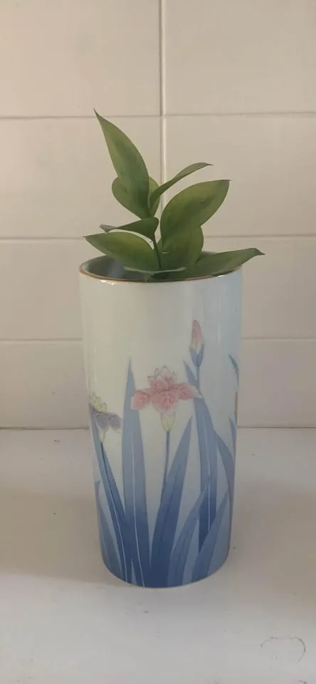 Retro Flower Vase image indicator(2)