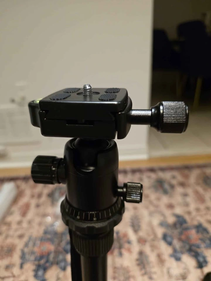 Brand new Jinse Black Camera Tripod with Ball Head and Carrying - photo 2