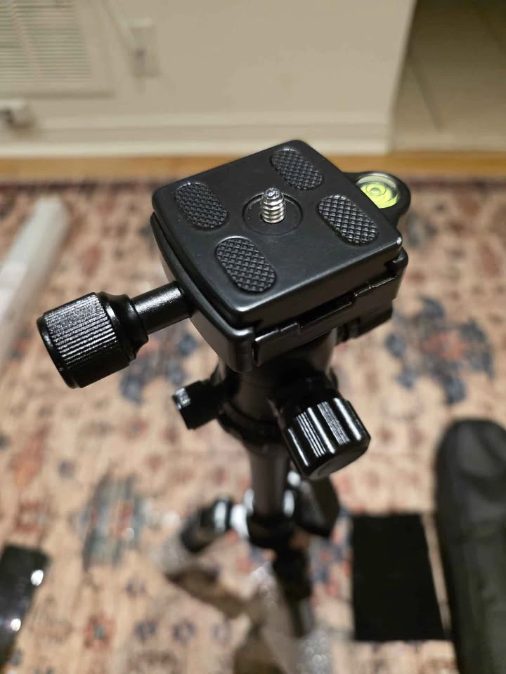 Brand new Jinse Black Camera Tripod with Ball Head and Carrying - photo 3