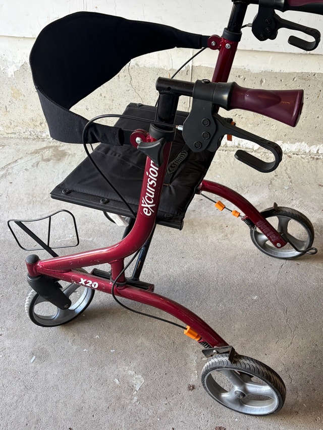 Airgo eXcursion X20 Lightweight Walker (Great Condition)