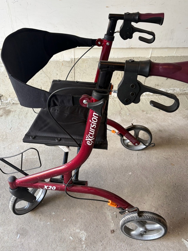 Airgo eXcursion X20 Lightweight Walker (Great Condition) - photo 2