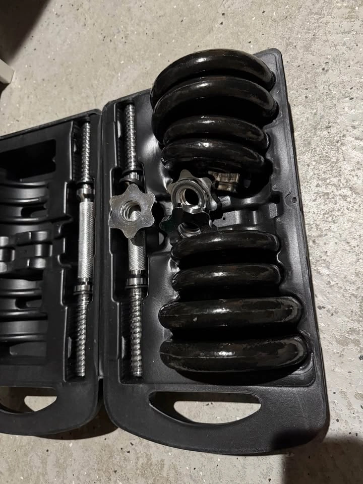 Adjustable Dumbbell Weight Set with Case - photo 2