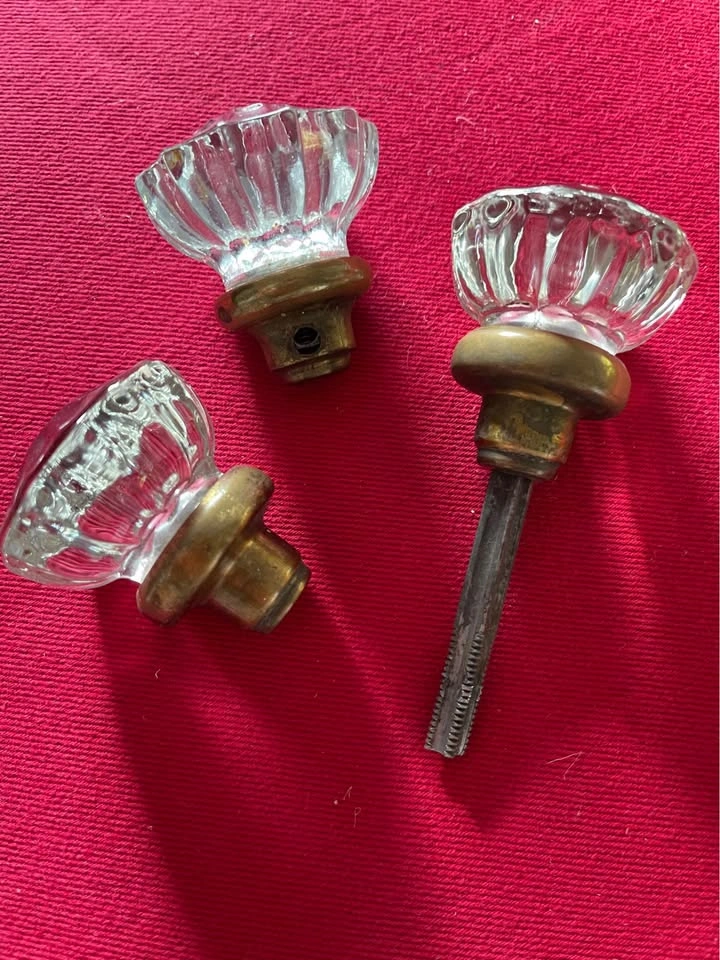 Vintage Glass Door Knobs (3) - photo 5