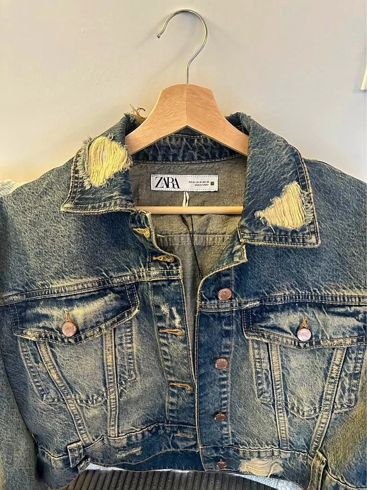 ZARA Cropped Distressed Denim Jacket Size Medium