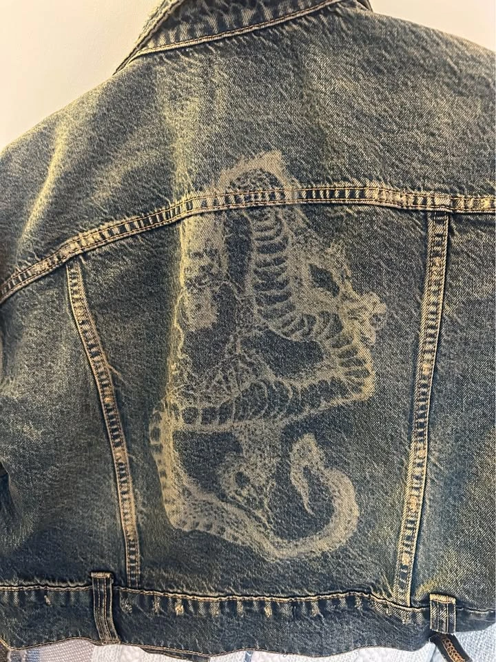 ZARA Cropped Distressed Denim Jacket Size Medium - photo 2