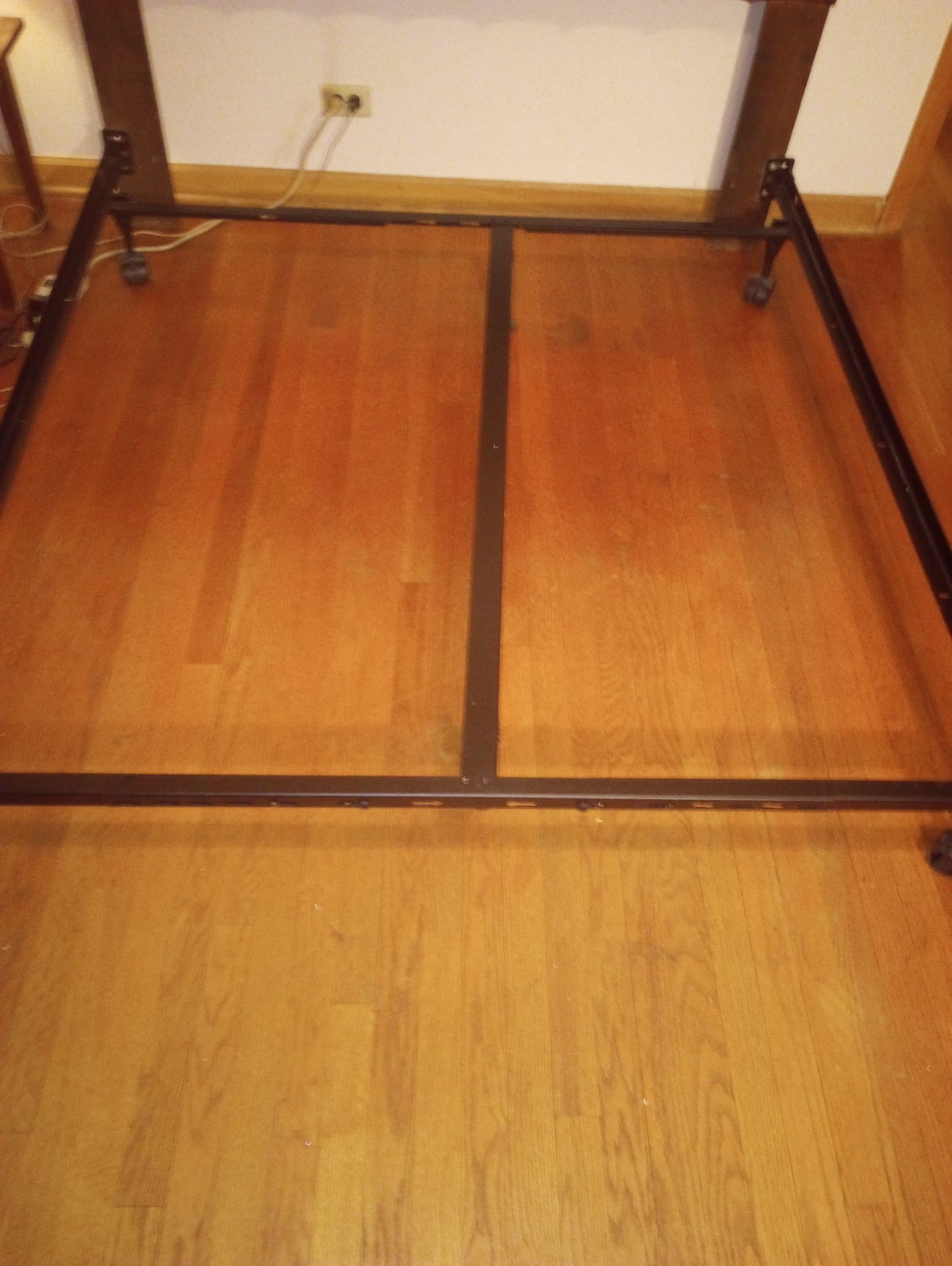 Queen size headboard and bed frame - photo 3