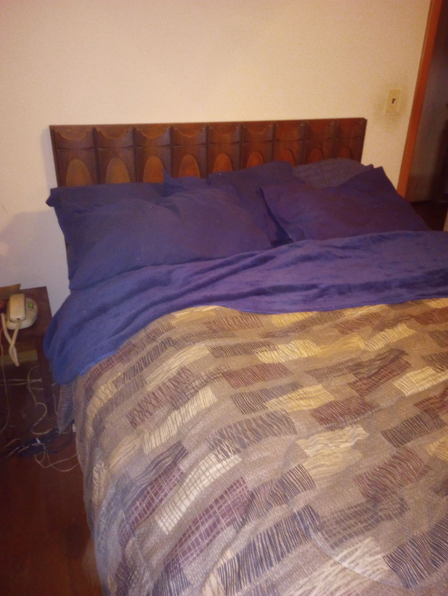 Queen size headboard and bed frame - photo 4