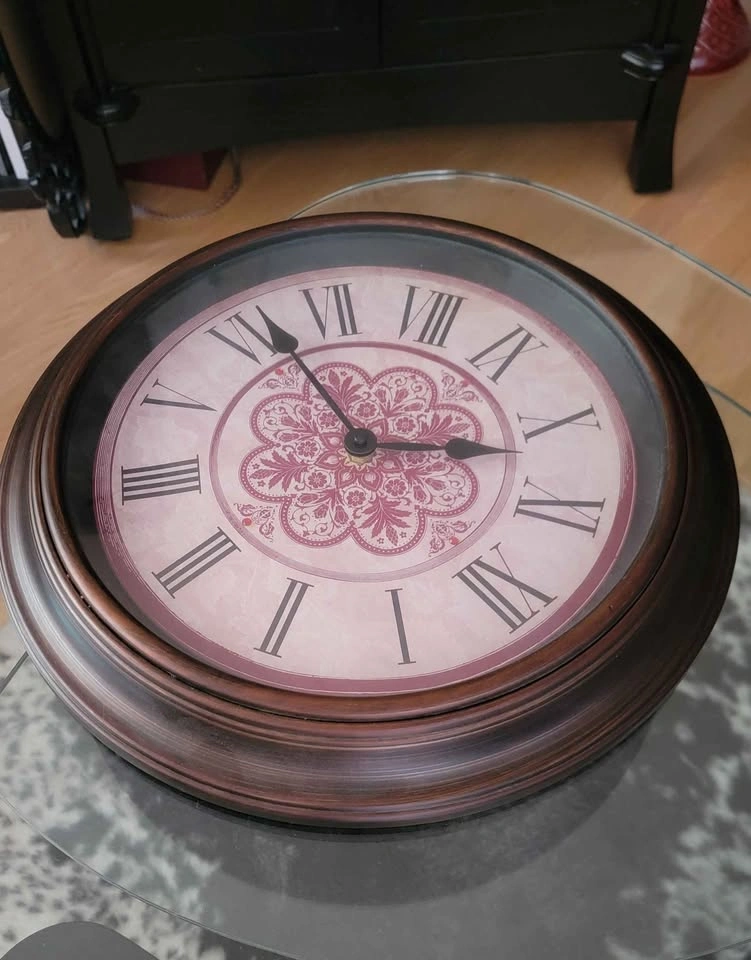Bronze wall clock with roman numerals - photo 3