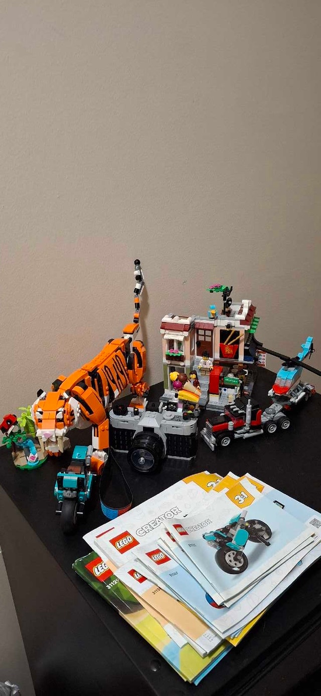 Small lot of Lego Creator Sets