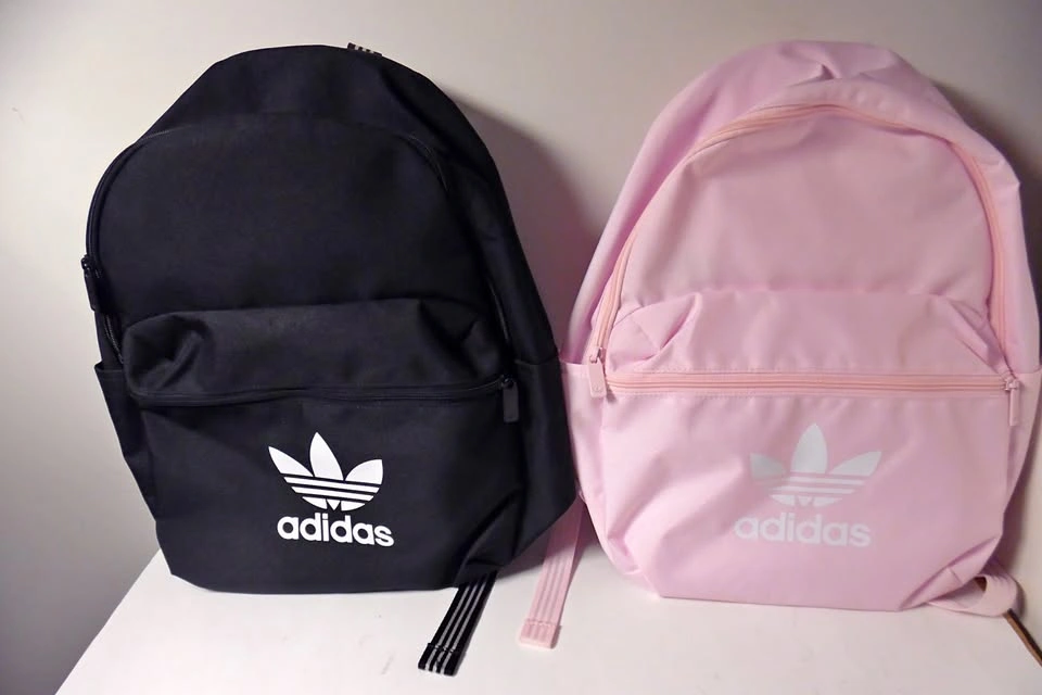 2 Adidas SMALL ADICOLOR CLASSIC BACKPACK Black and Pink