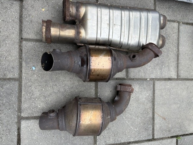 Mercedes AMG E55 exhaust resonator OEM - photo 2