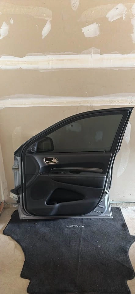 DURANGO FRONT PASSENGER DOOR - photo 5