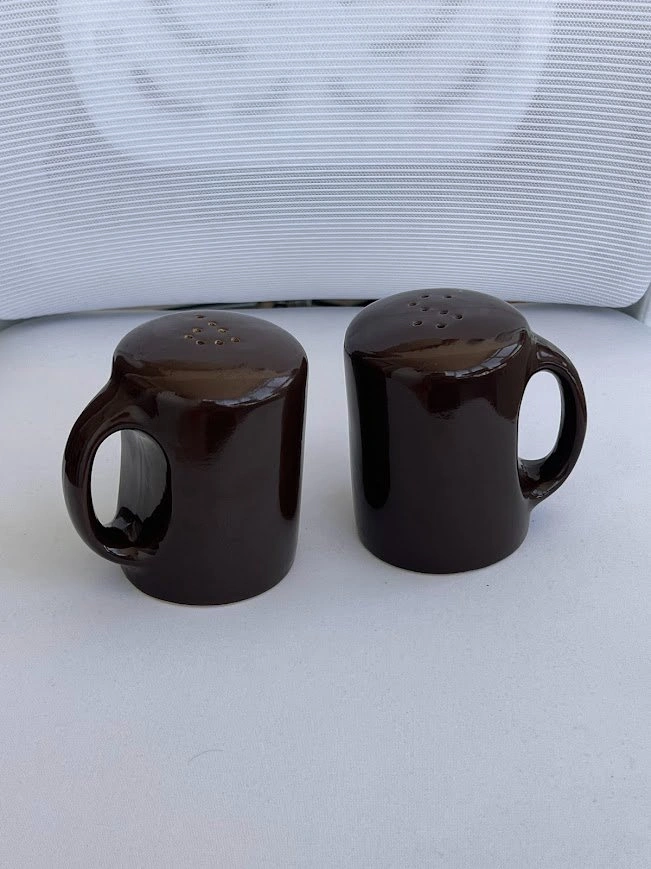 Retro Salt & Pepper Shakers - photo 5