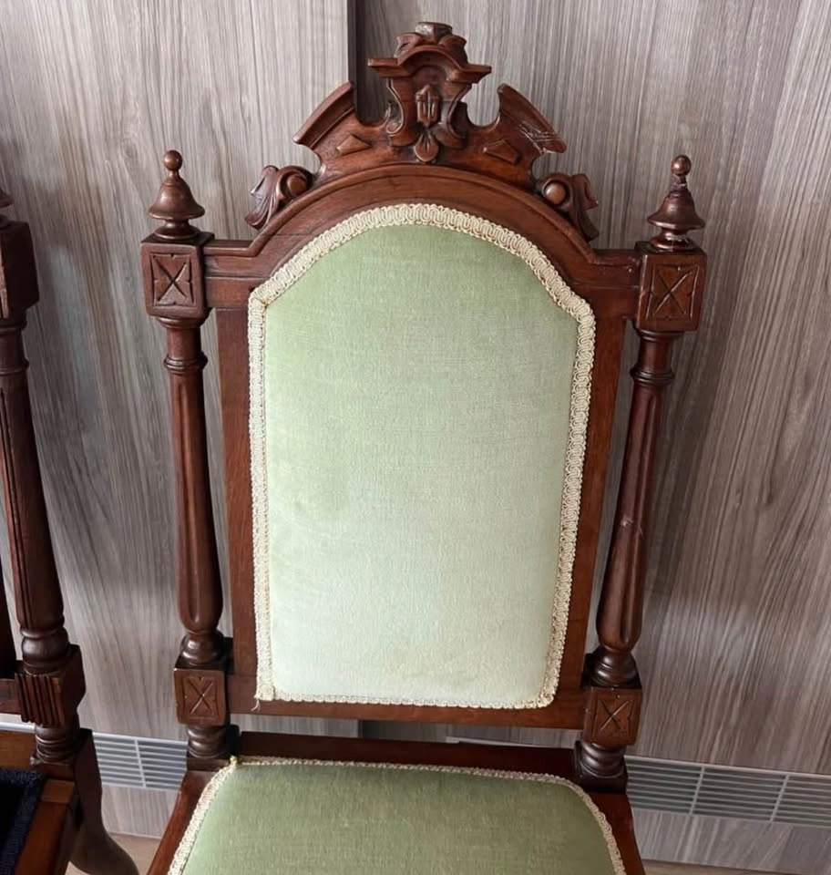 2 Matching Victorian Velvet Chairs - photo 4