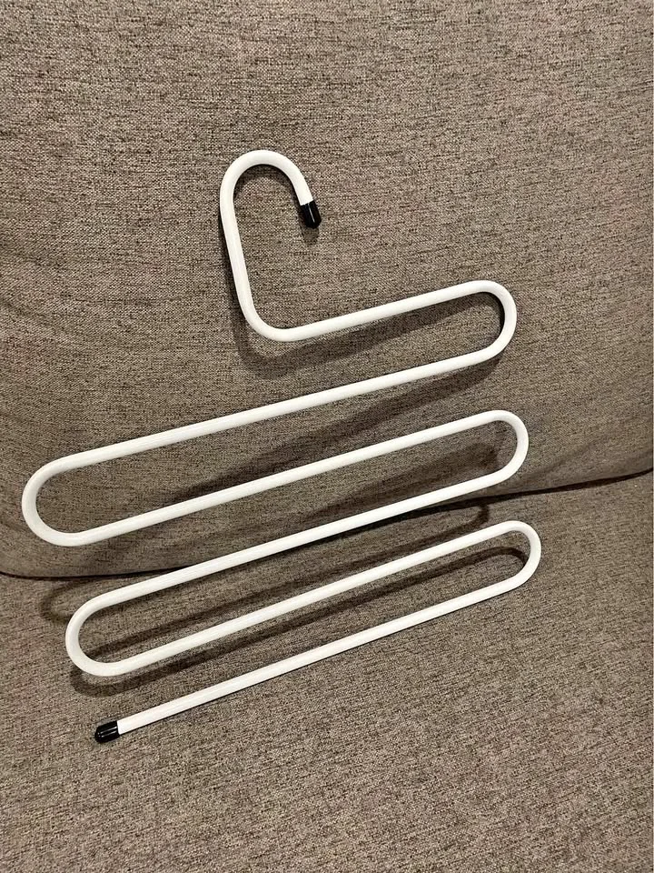 Multi-Slot Curved Pants Hangers thumbnail