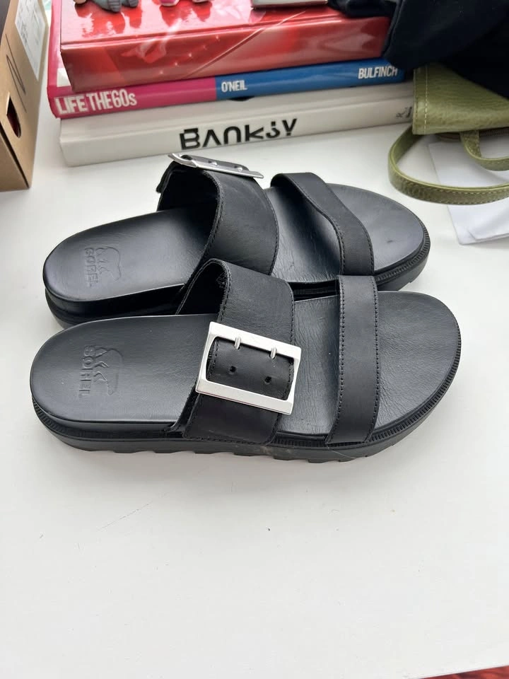 Sorel Leather Buckle Sandals Like New