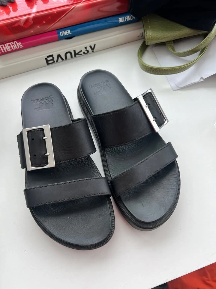 Sorel Leather Buckle Sandals Like New - photo 2