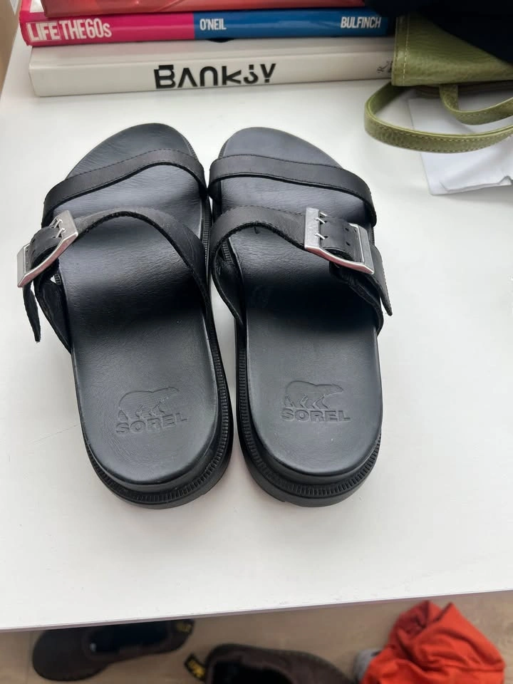 Sorel Leather Buckle Sandals Like New - photo 3